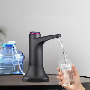 "Hydratatie onderweg: Omarm het gemak met de Slimme Draagbare Waterdispenser - Uw Automatische Huishoudelijke Oase!"